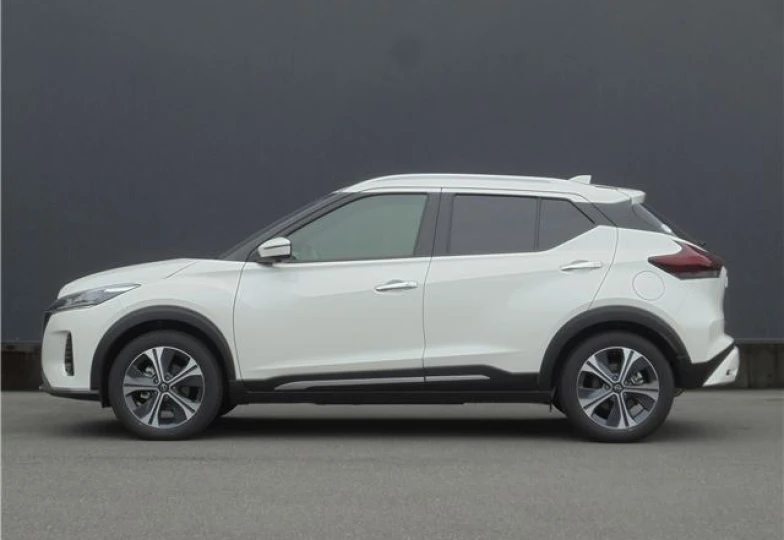 Nissan Kicks White