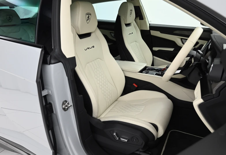 Lamborghini Urus Grey