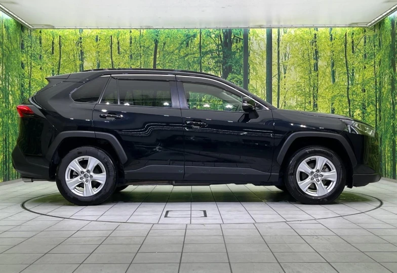 Toyota RAV4 Черный