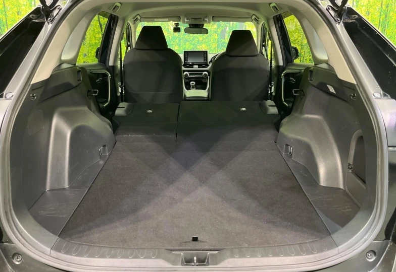 Toyota RAV4 Черный