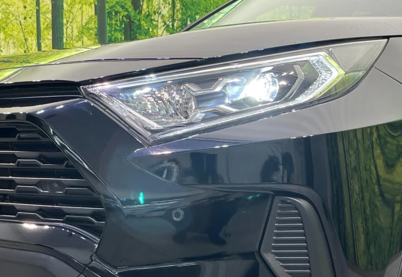 Toyota RAV4 Черный