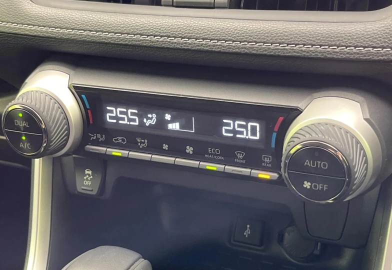 Toyota RAV4 Черный