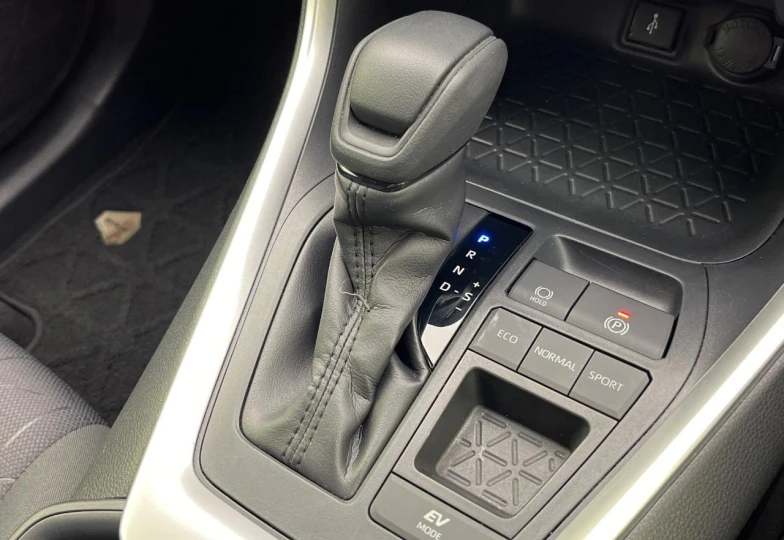 Toyota RAV4 Черный