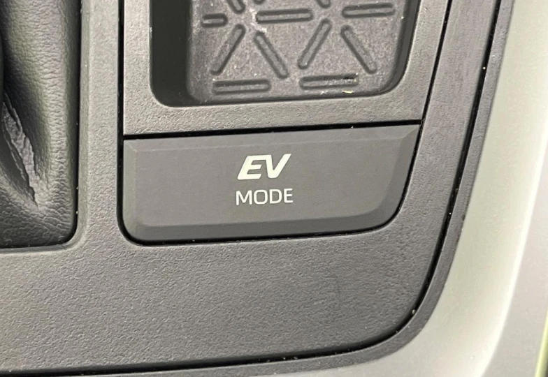 Toyota RAV4 Черный