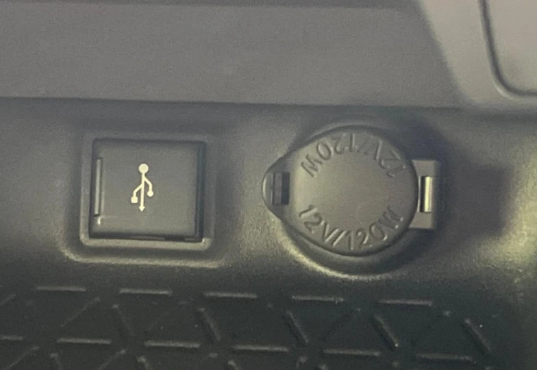 Toyota RAV4 Черный