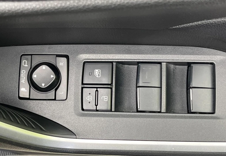 Toyota RAV4 Черный