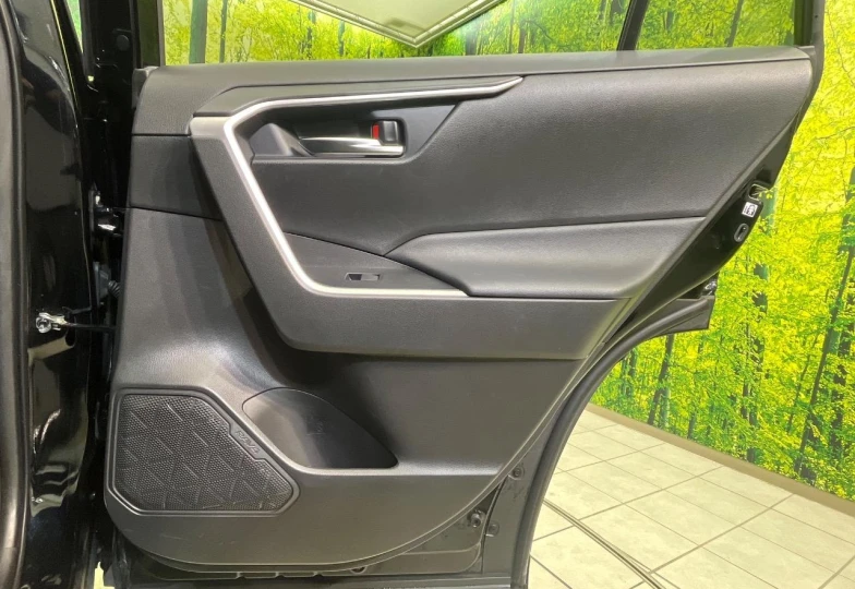 Toyota RAV4 Черный