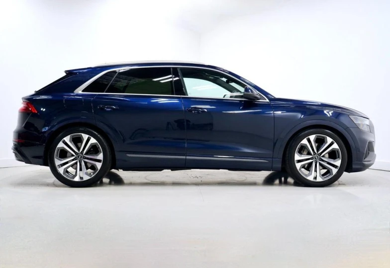 Audi Q8 Blue