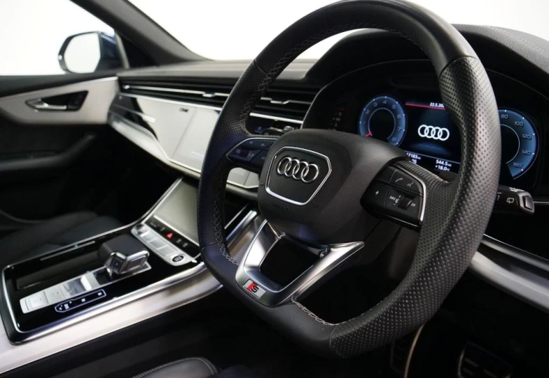 Audi Q8 Blue