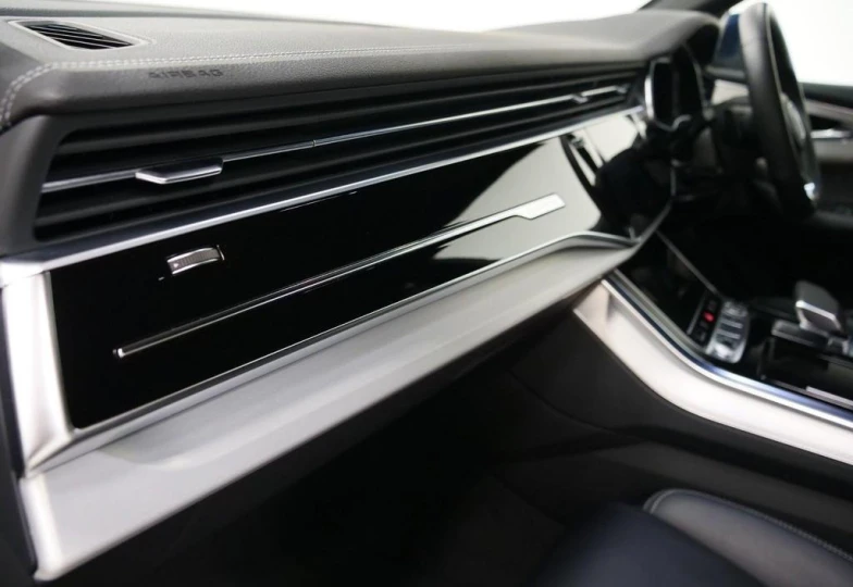Audi Q8 Blue