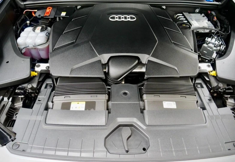 Audi Q8 Blue