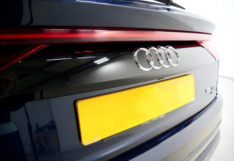 Audi Q8 Blue