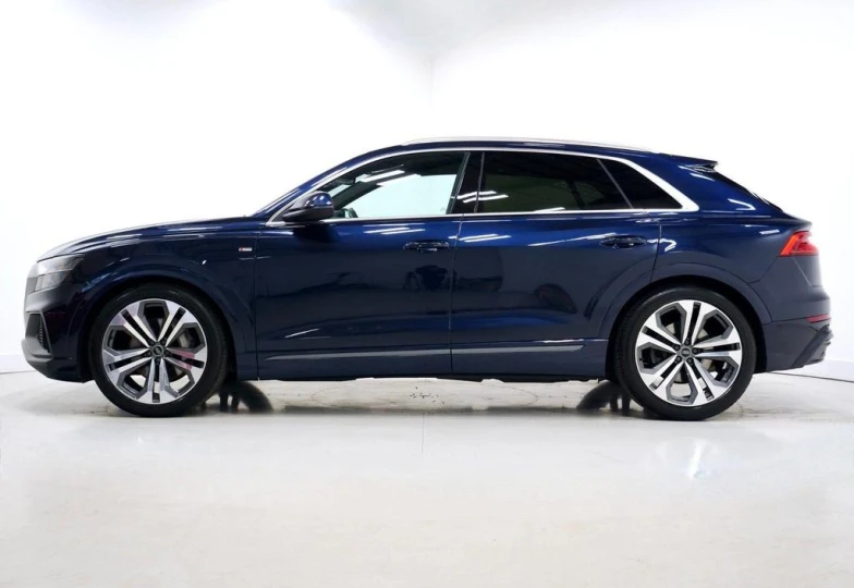 Audi Q8 Blue