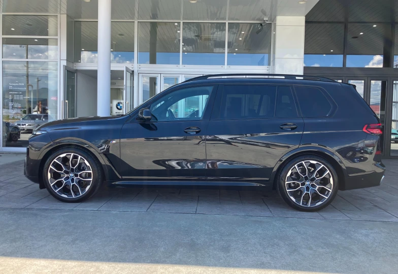 BMW X7 Black