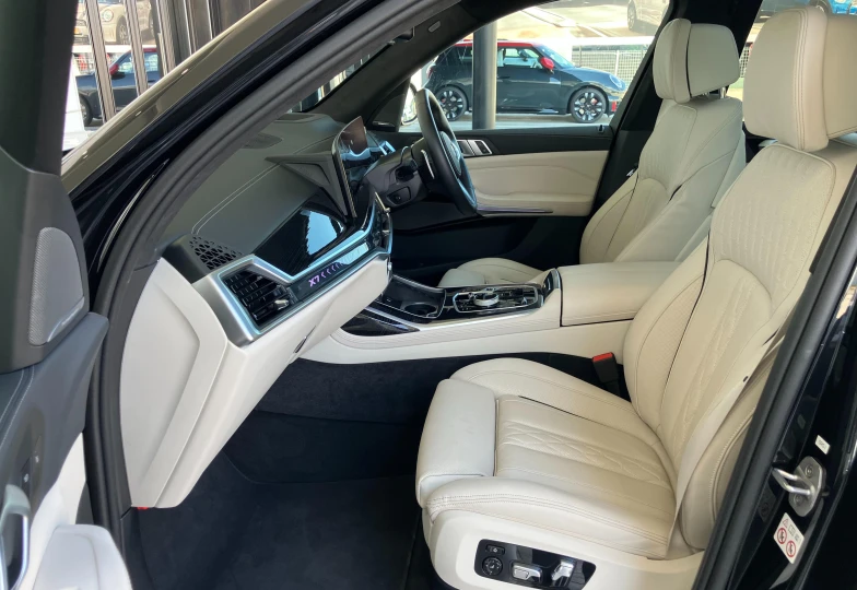 BMW X7 Black
