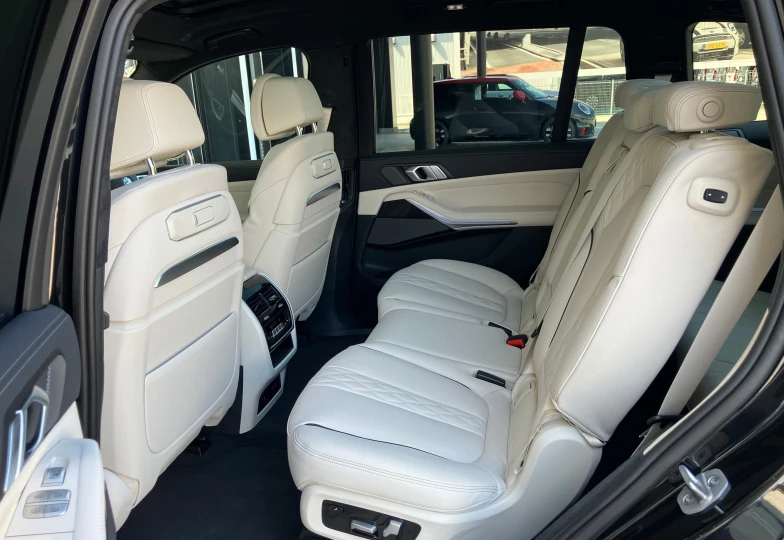 BMW X7 Black