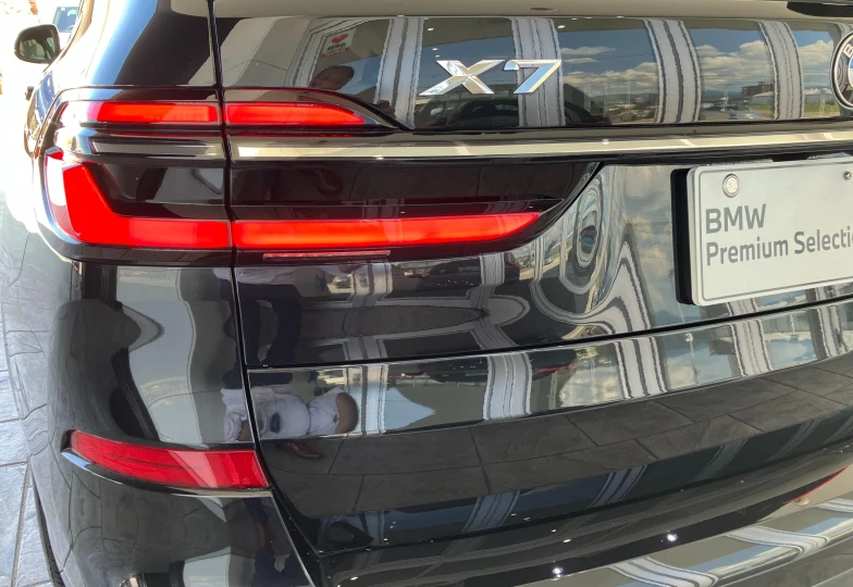BMW X7 Black
