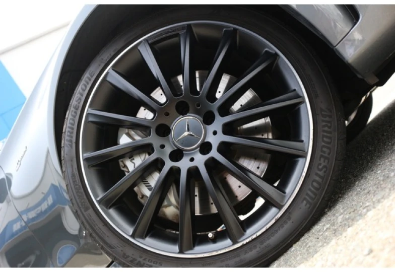 Mercedes C-class Серый