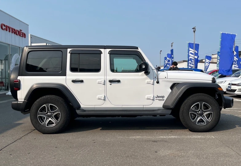 Jeep Wrangler White