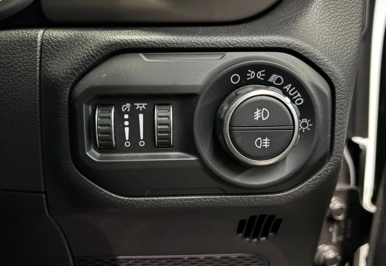 Jeep Wrangler Черный