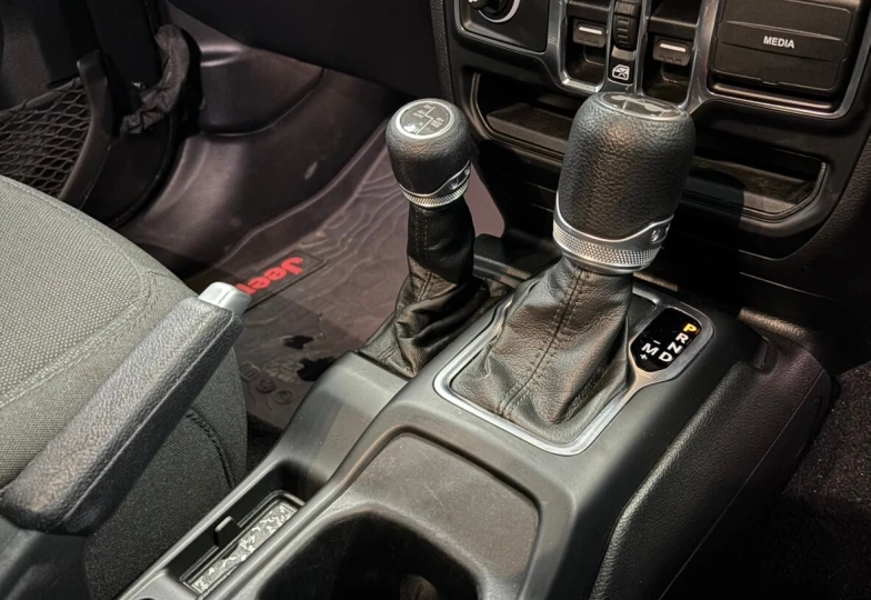 Jeep Wrangler Черный