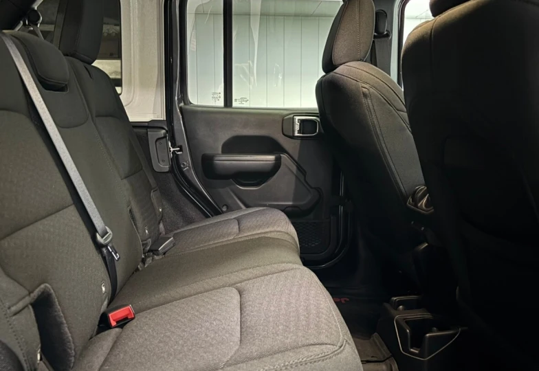 Jeep Wrangler Черный