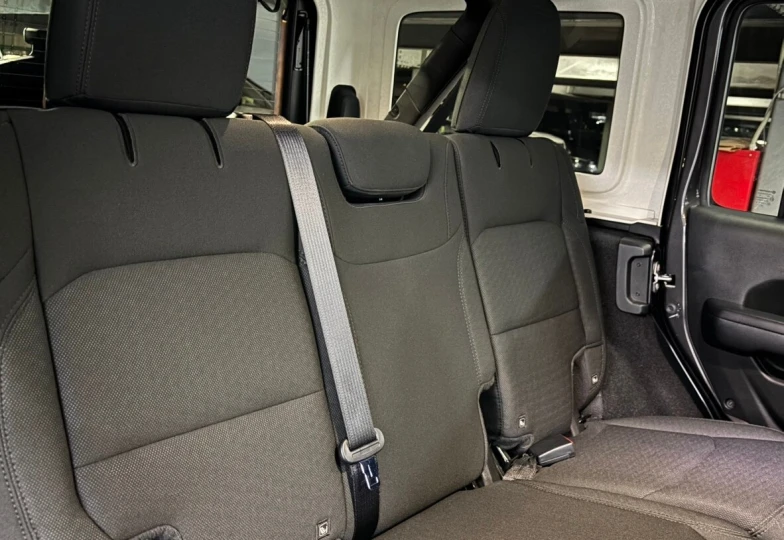 Jeep Wrangler Черный