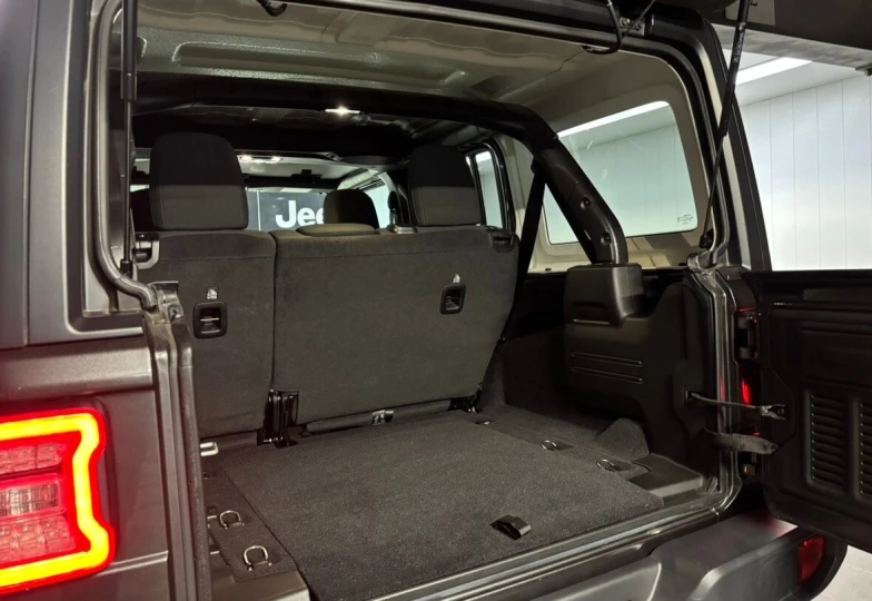 Jeep Wrangler Черный