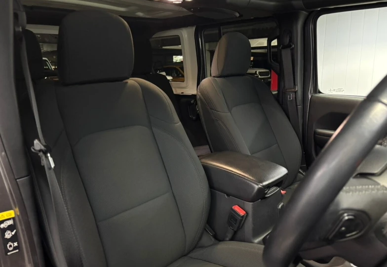 Jeep Wrangler Черный