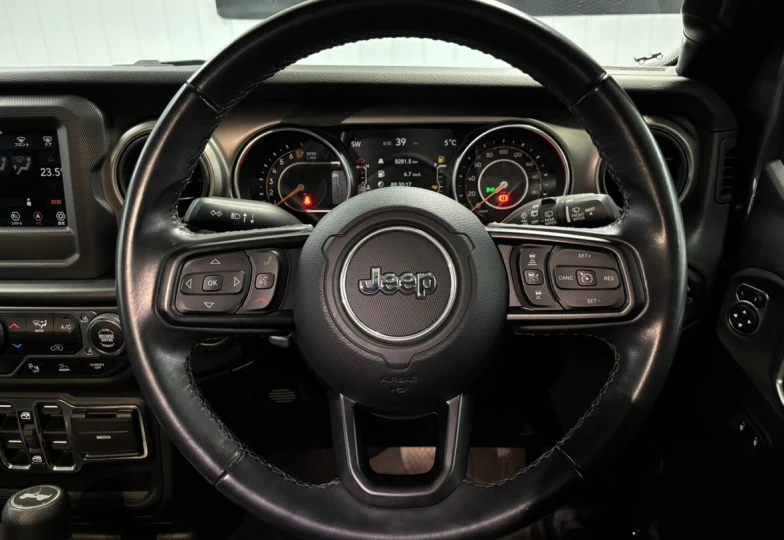 Jeep Wrangler Черный