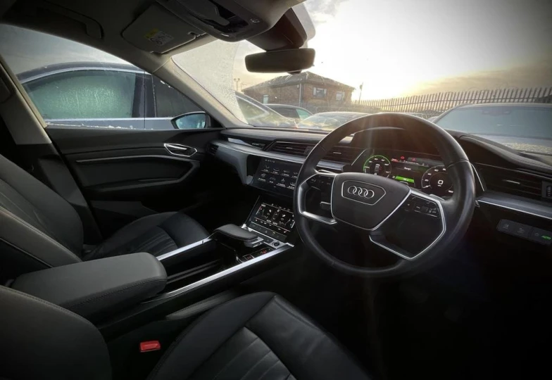Audi e-tron Blue