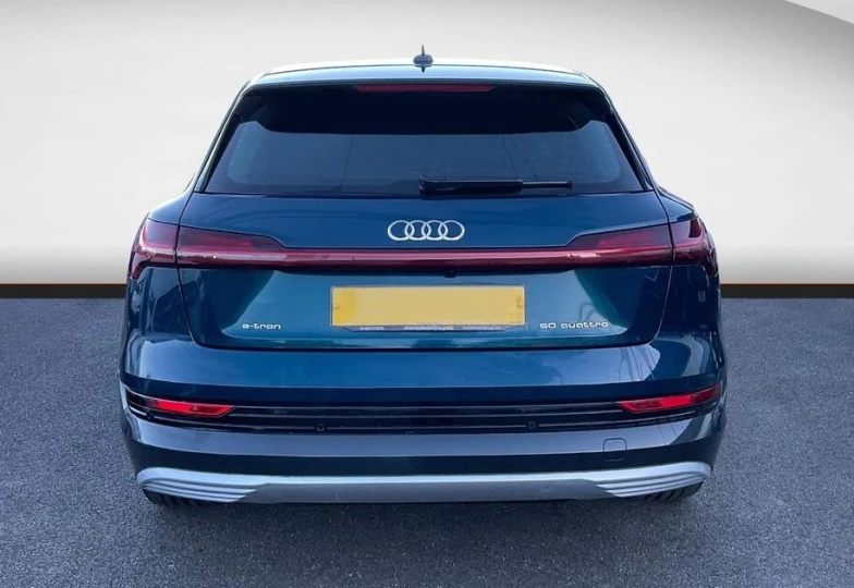 Audi e-tron Blue