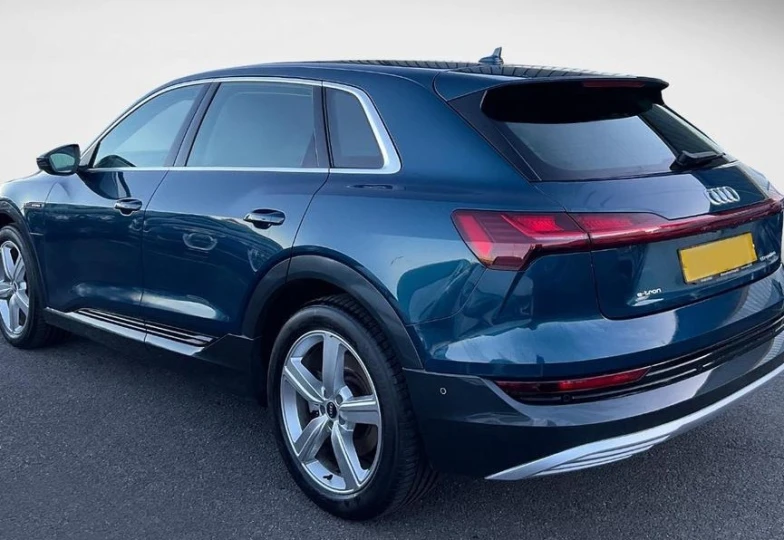 Audi e-tron Blue