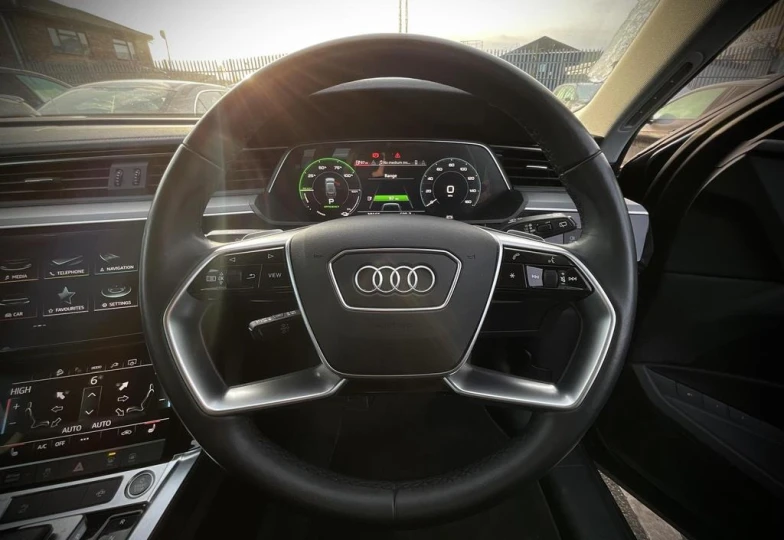 Audi e-tron Blue