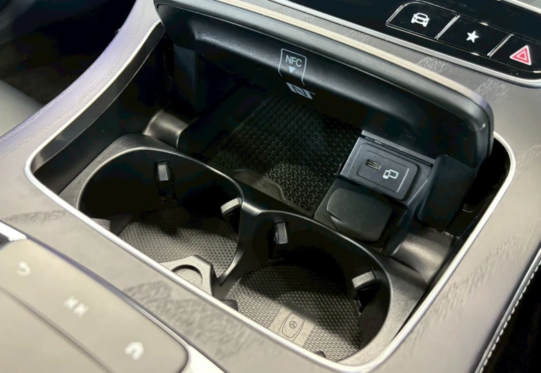 Mercedes E-class White