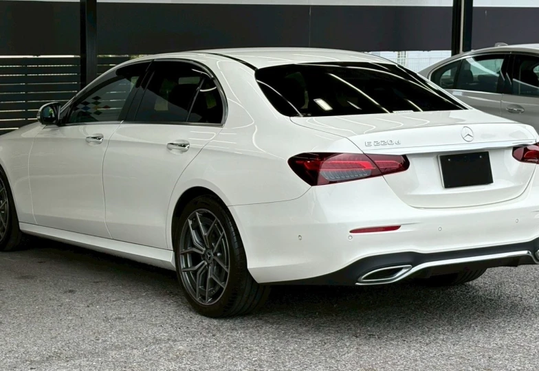 Mercedes E-class White