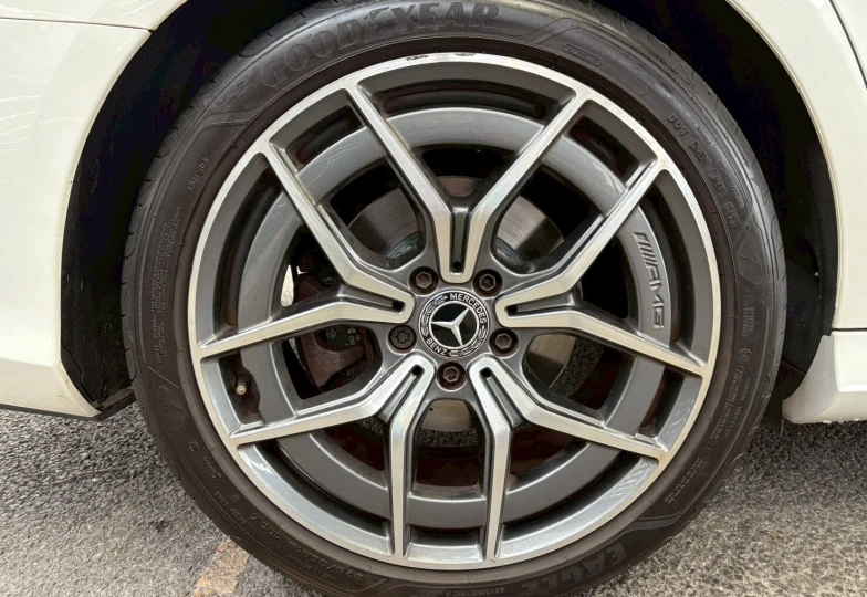 Mercedes E-class White