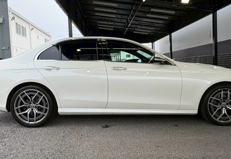 Mercedes E-class White