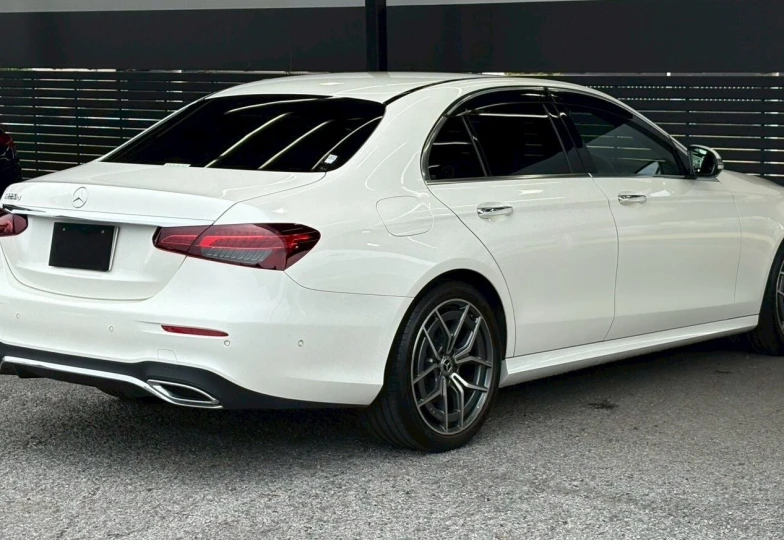 Mercedes E-class White