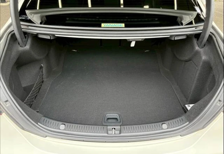 Mercedes E-class White