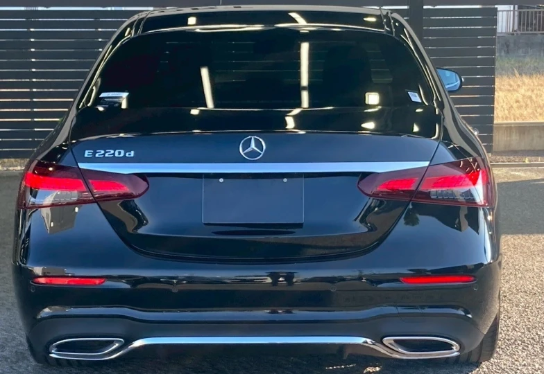 Mercedes E-class Black