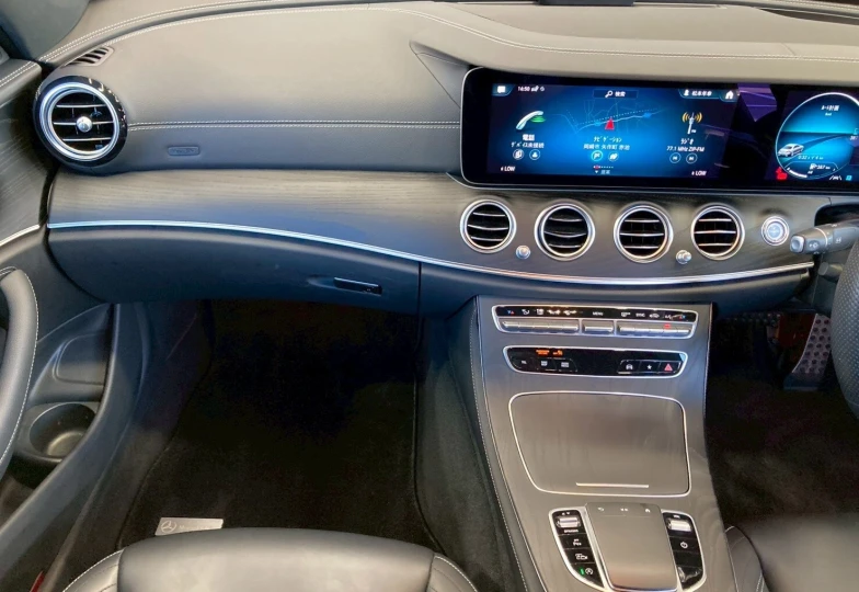 Mercedes E-class Black