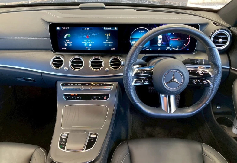 Mercedes E-class Black