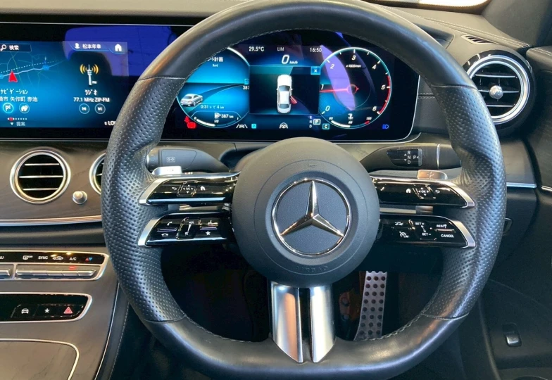 Mercedes E-class Black