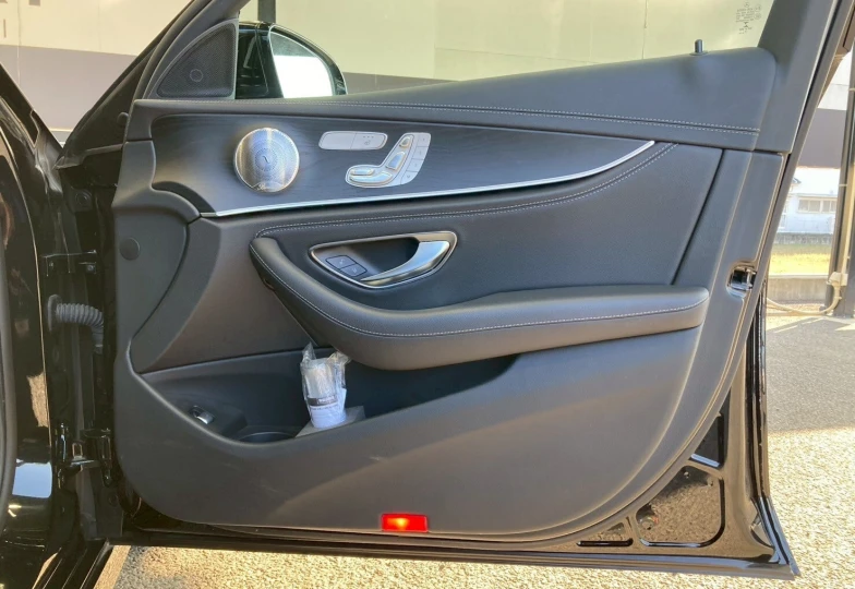 Mercedes E-class Black
