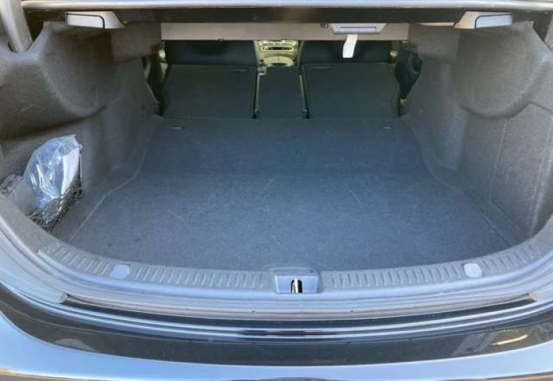Mercedes E-class Black