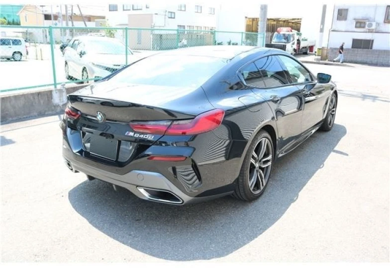 BMW 8 series Black
