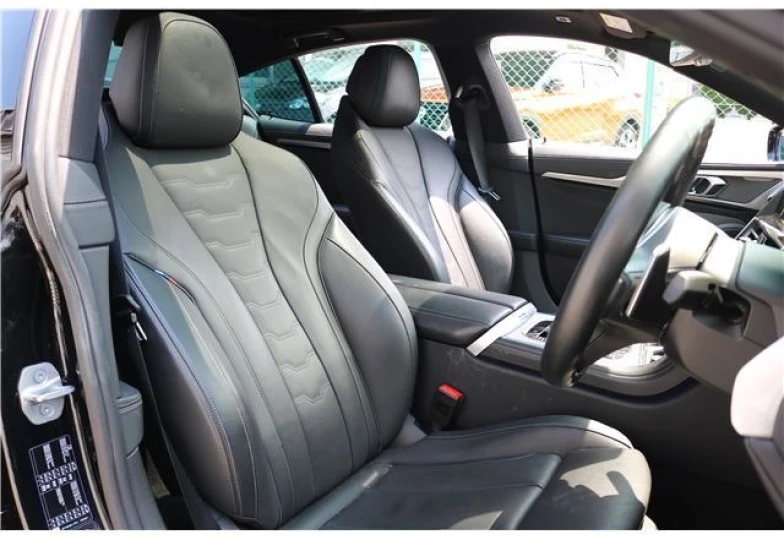 BMW 8 series Black