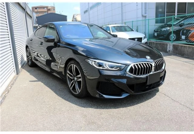 BMW 8 series Black