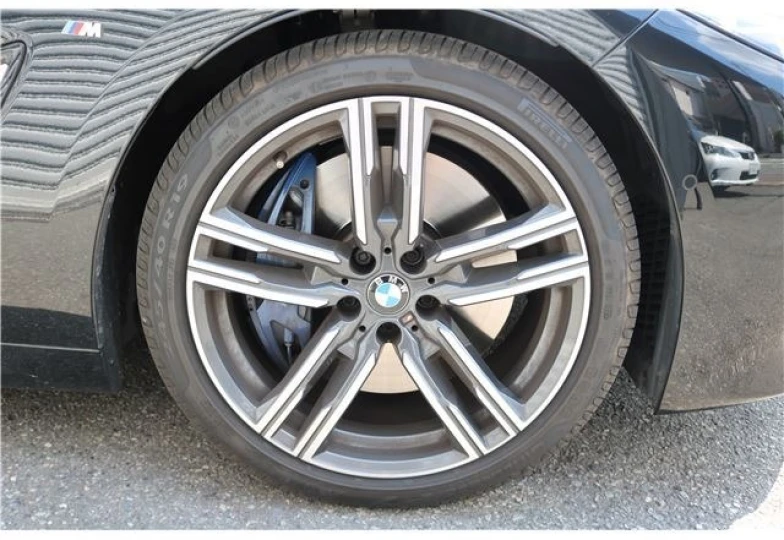 BMW 8 series Black